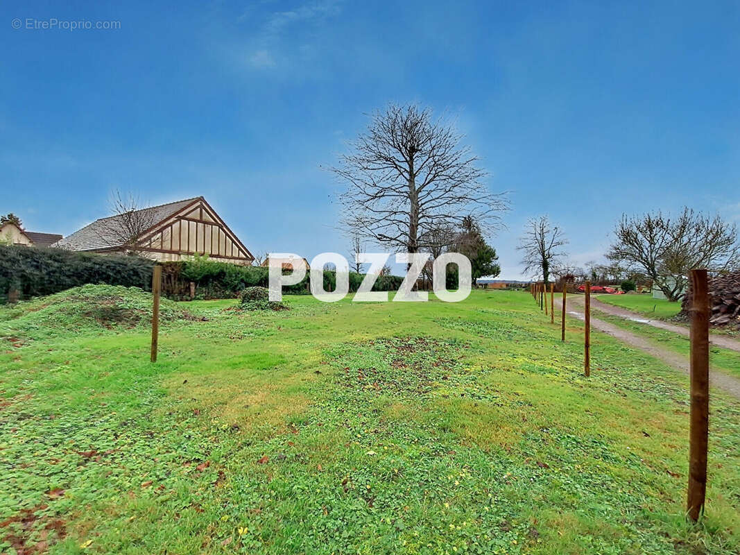 Terrain à TILLY-SUR-SEULLES