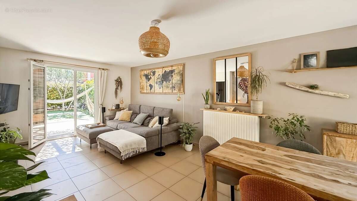 Maison à VALLAURIS