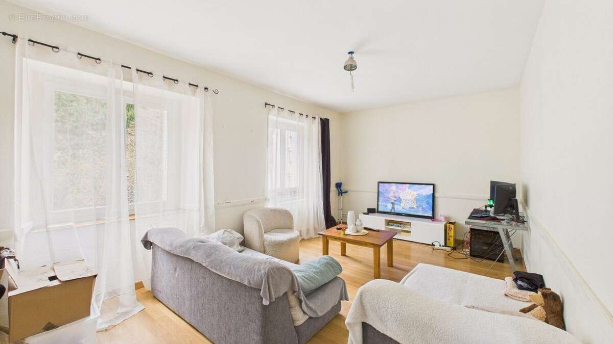 Maison en pierre t5 - terrain de 341m2 - proche centre-ville de rodez - photo 13