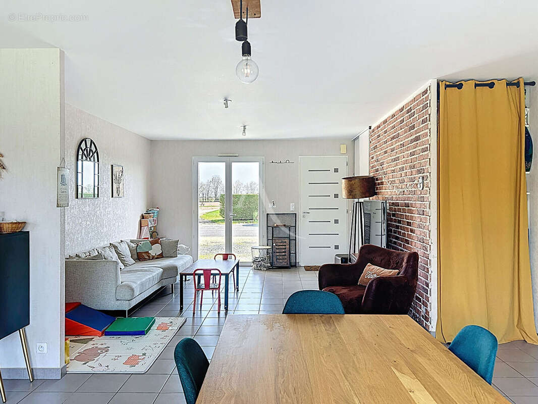 Maison à CHAVAGNES