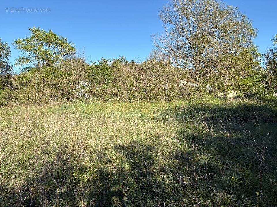 Terrain à SAIX