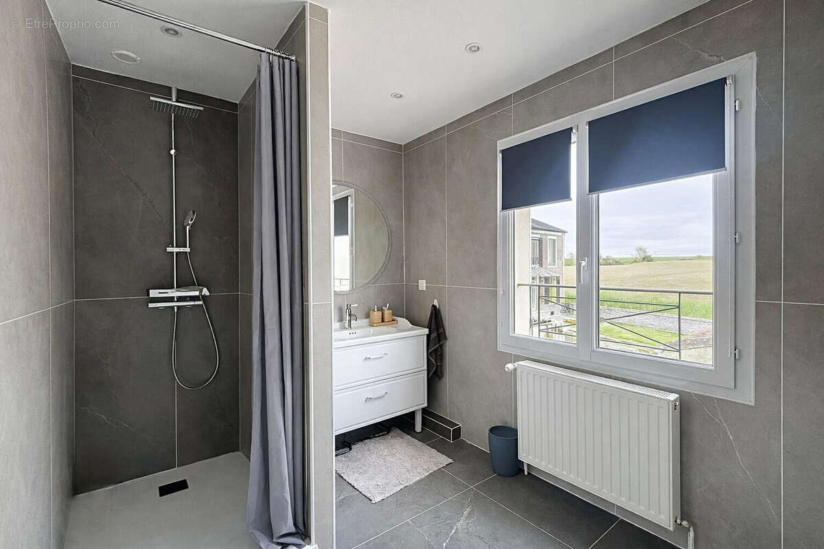 Maison à BELLOY-EN-FRANCE