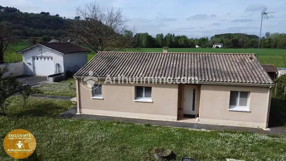 Maison à SAINT-LEON-SUR-L'ISLE