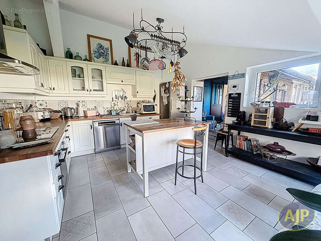 Maison à JOUE-SUR-ERDRE