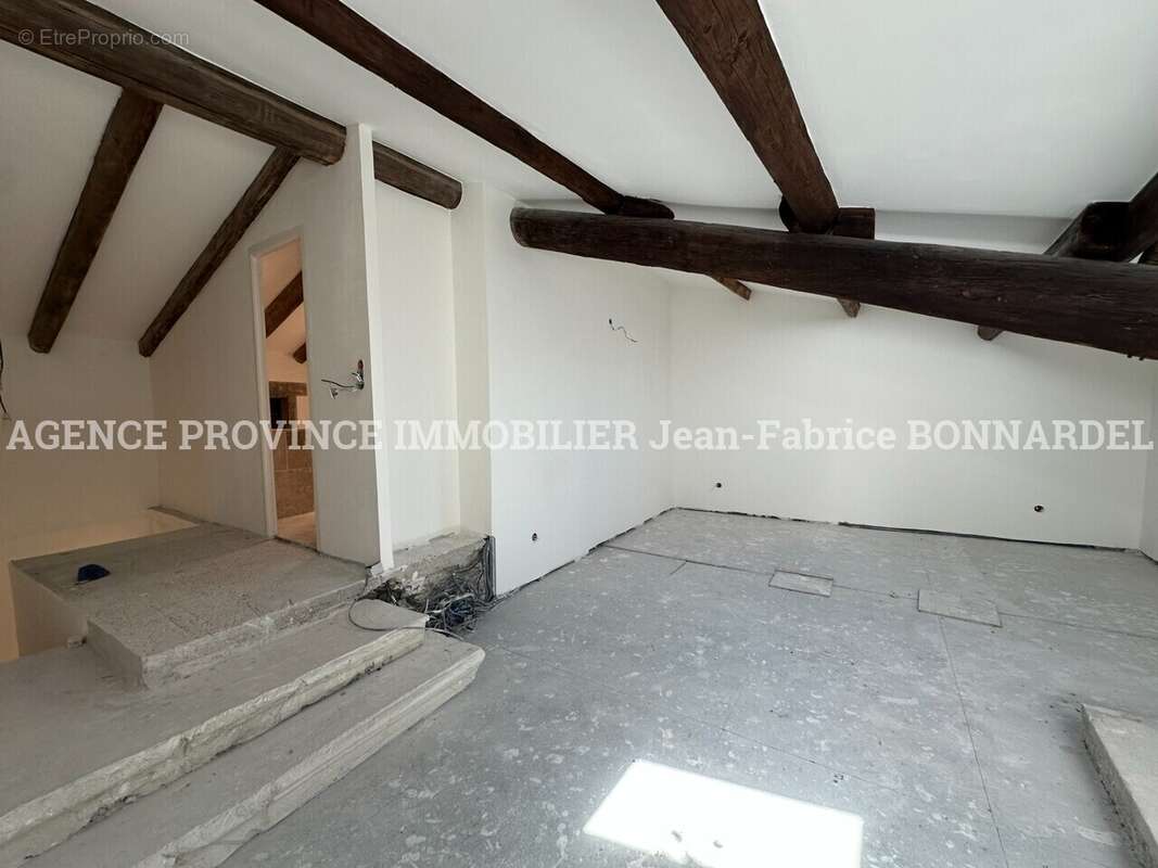 Maison 356 m² à Grignan  - photo 10