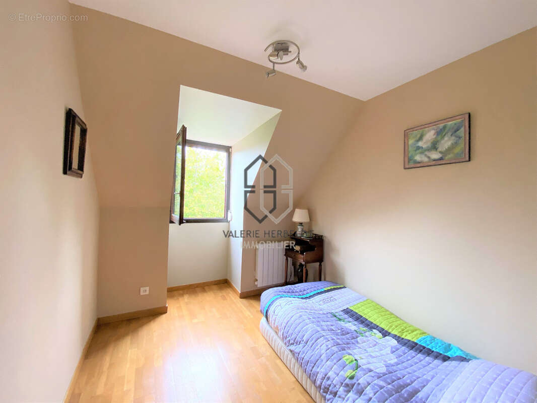 Maison à CHENNEVIERES-SUR-MARNE