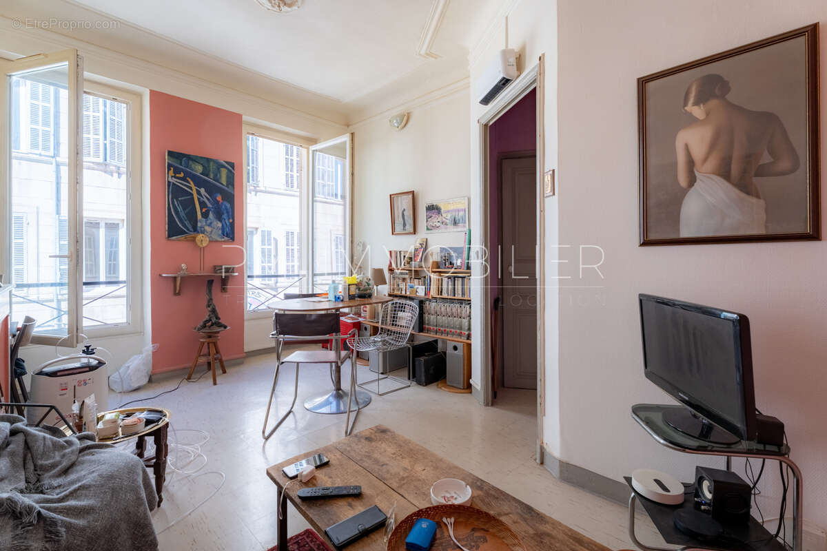 Appartement à MARSEILLE-5E