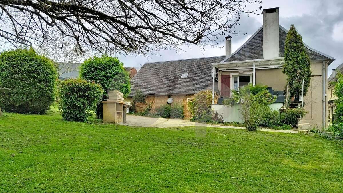 Maison à BEAUREGARD-DE-TERRASSON