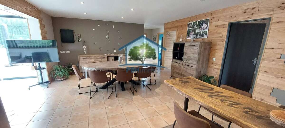 Maison à TENDON