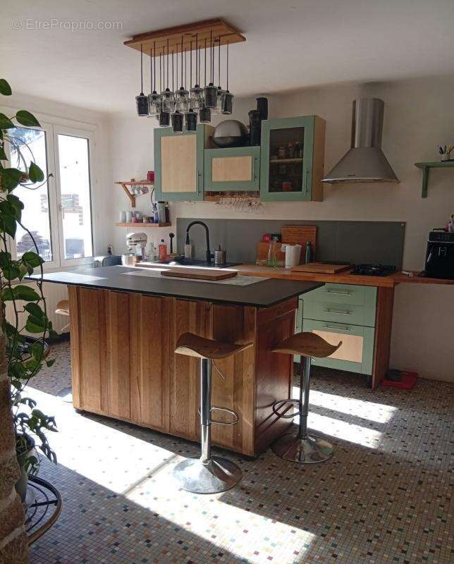 Aubigny-Les Clouzeaux, Maison en pierre dans le bourg 4 chambres avec jardin env. 800 m² - photo 4