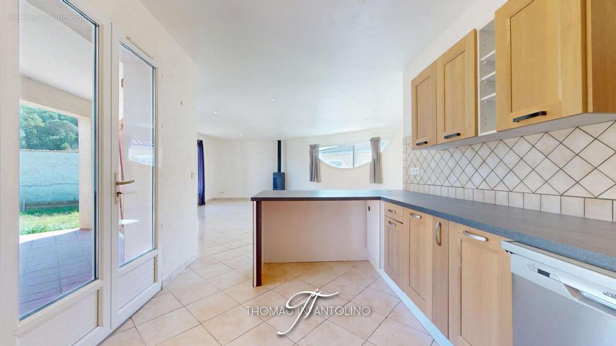 En exclusivite - maison 4 faces - 4 chambres - bureau - garage - photo 6