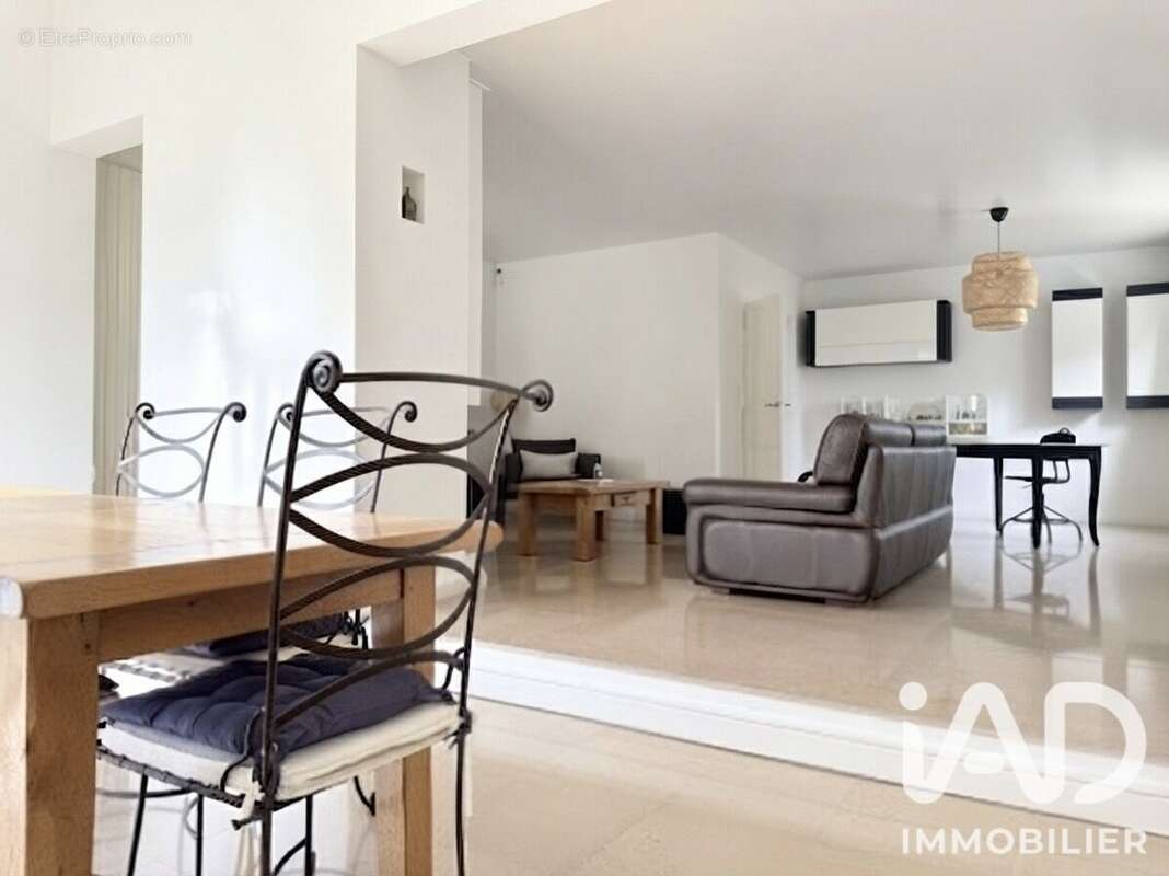 Maison 271 m² à Cahors  - photo 3