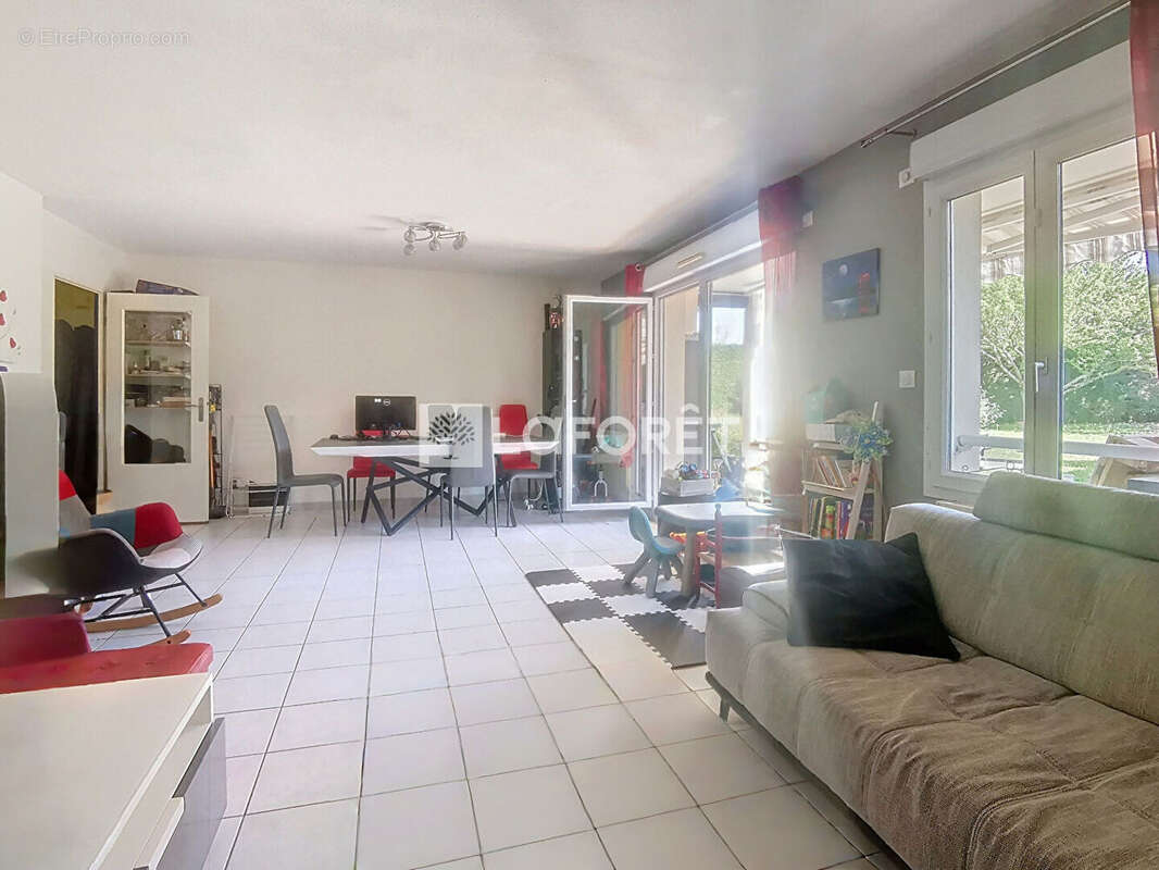 Appartement à MIRIBEL