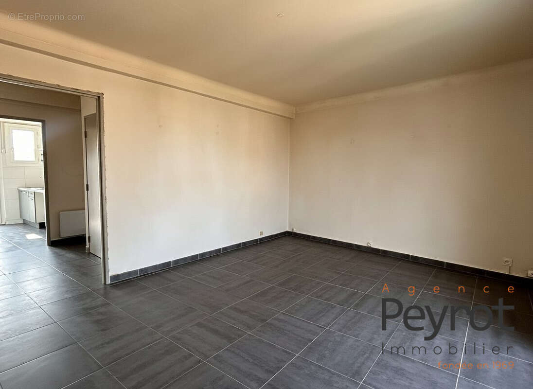 Appartement 56 m² à Saint-Nazaire  - photo 2