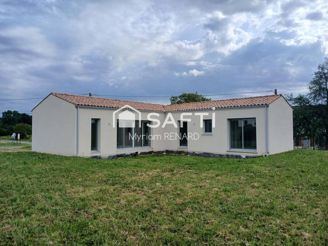 Photo 1 - Maison à ECOYEUX