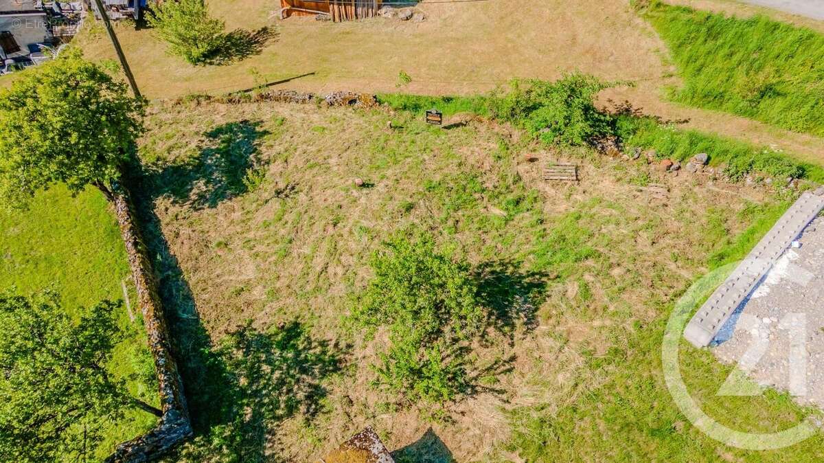 Terrain à VACHERESSE