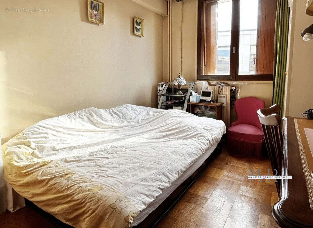 Appartement à CHARENTON-LE-PONT