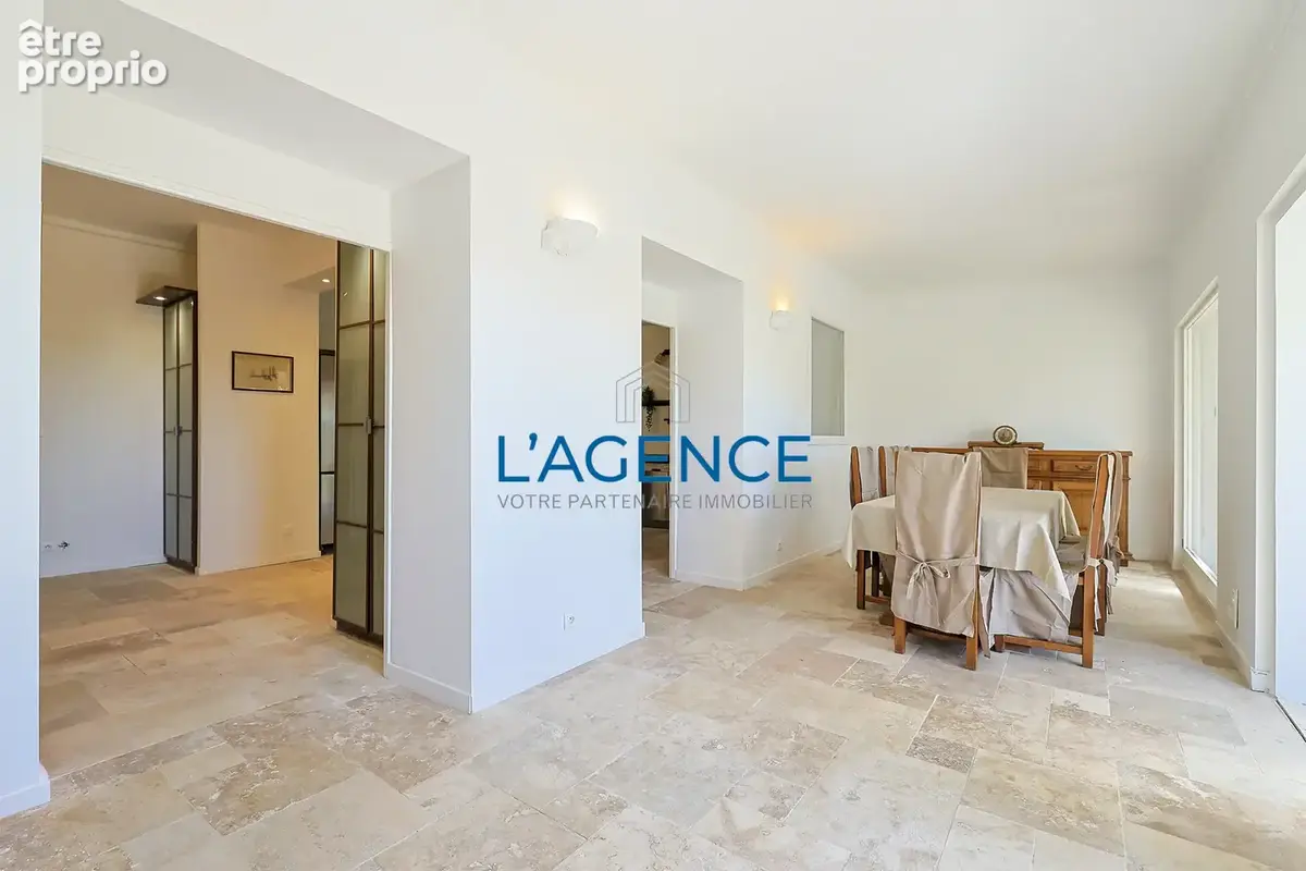Exceptionnel Chateaubriand grand T4 de 115 m2 avec jardin au calme absolu. - photo 6
