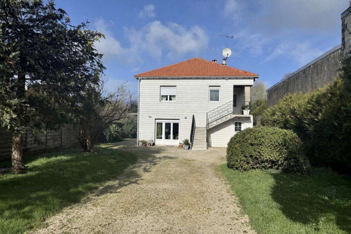 Maison à LEZAY
