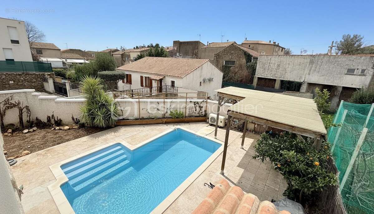 Maison à ROUJAN