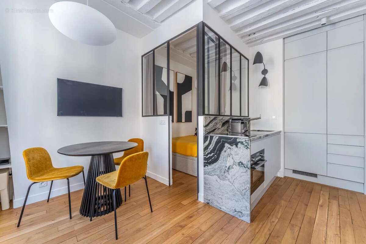 Appartement à PARIS-2E