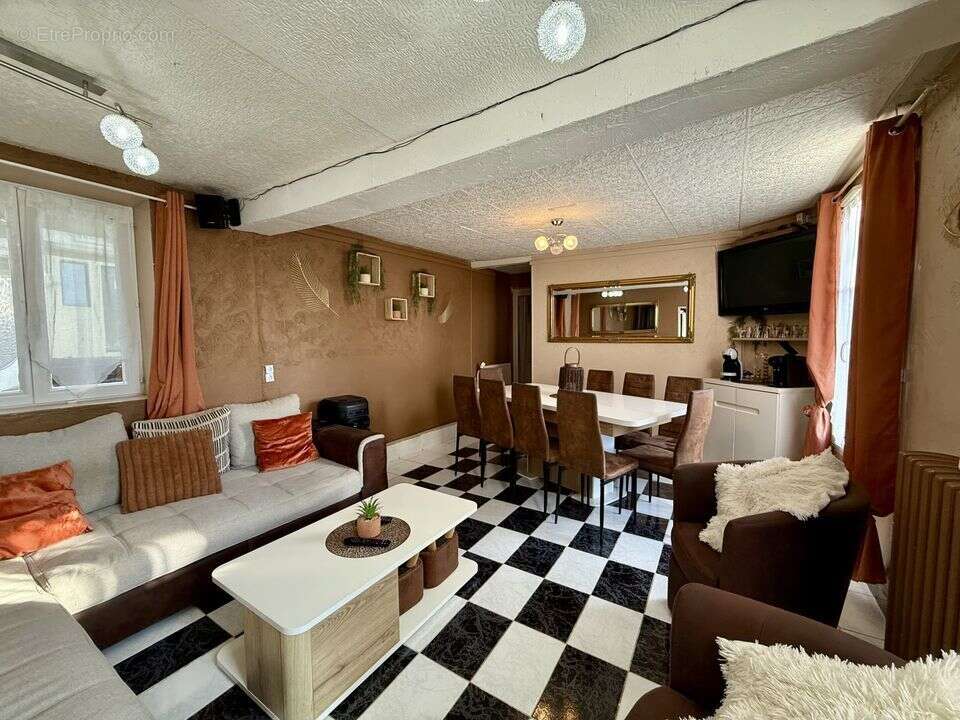 Maison à DONNEMARIE-DONTILLY