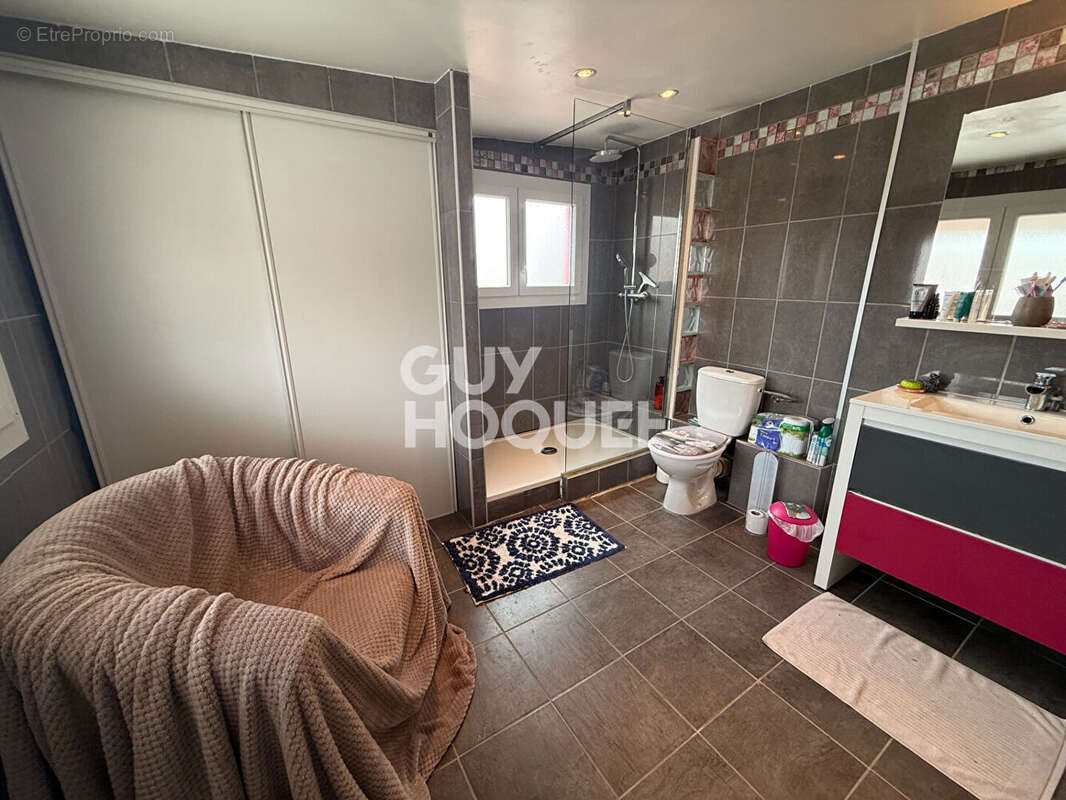 Maison - 6 pièces avec piscine , A vendre à Perpignan (66000) , Quartier Las Cobas - photo 12