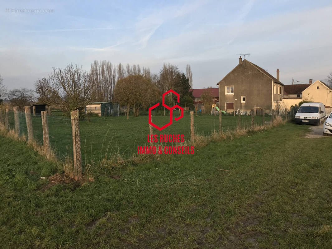 Terrain à PIERRE-LEVEE