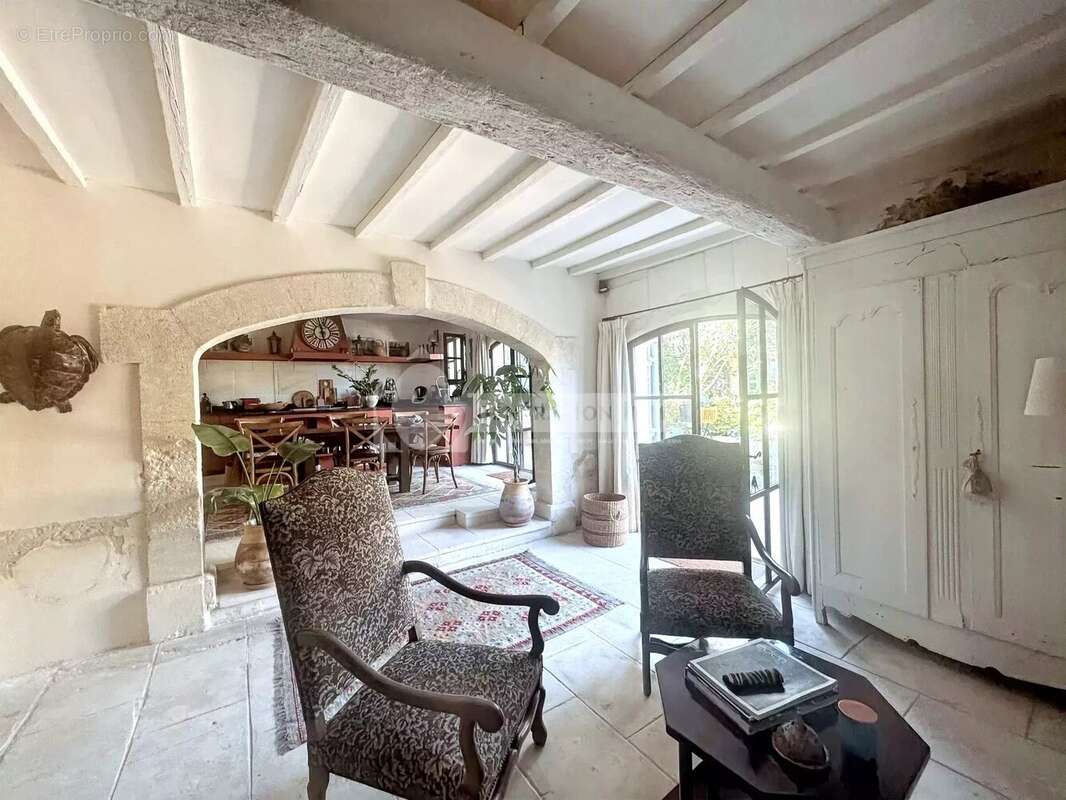 Maison ancienne rénovée T5 coeur de village de Fontvieille - photo 5