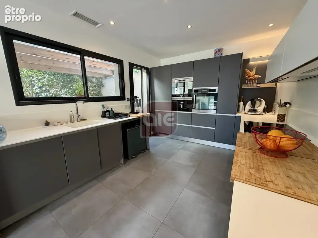 EXCLUSIVITÉ A.I.E. ! Superbe villa de plus de 144 m2 sur une parcelle de près de 2000 m2 avec accès au Lez ! - photo 9