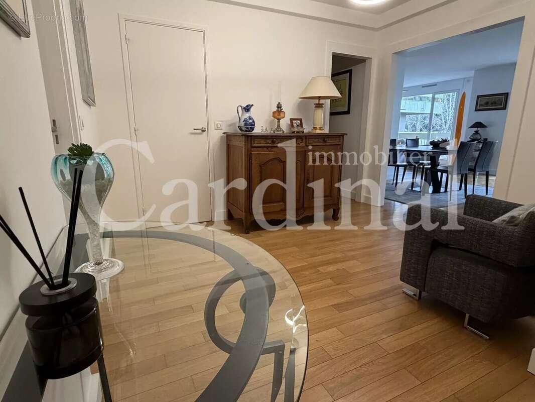 Appartement à NOISY-LE-ROI