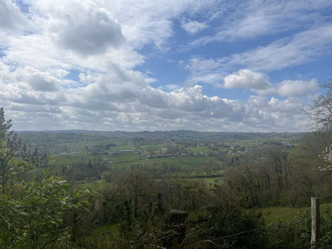 Vue - Maison à BAGNAC-SUR-CELE