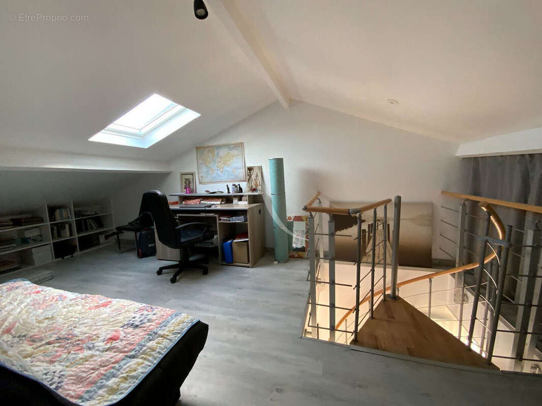 Maison à SAINT-GENIS-DE-SAINTONGE