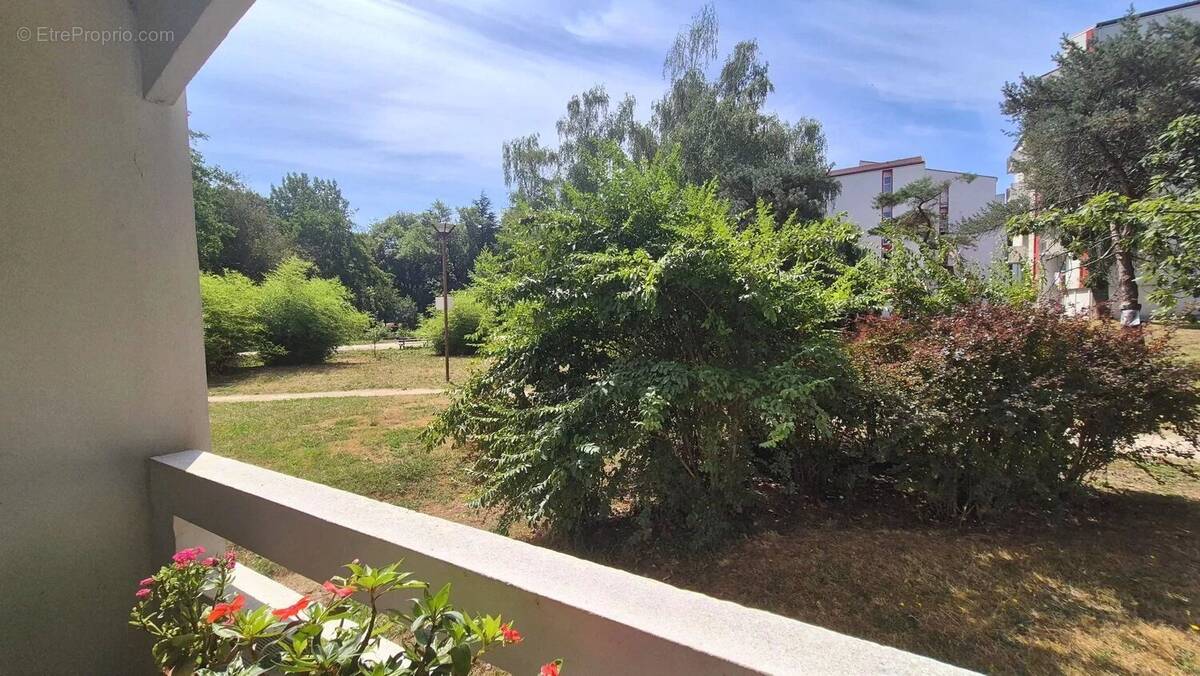 Appartement à LONS