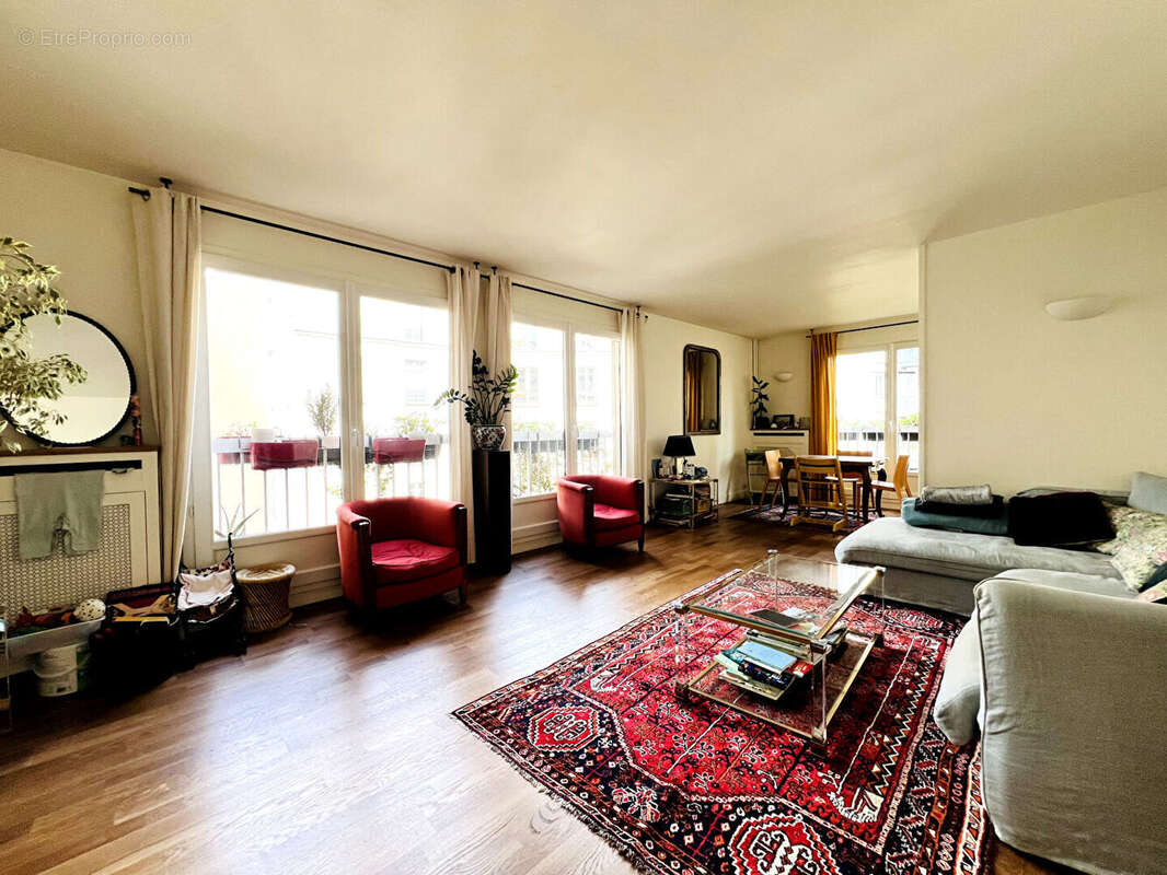 Appartement à PARIS-18E