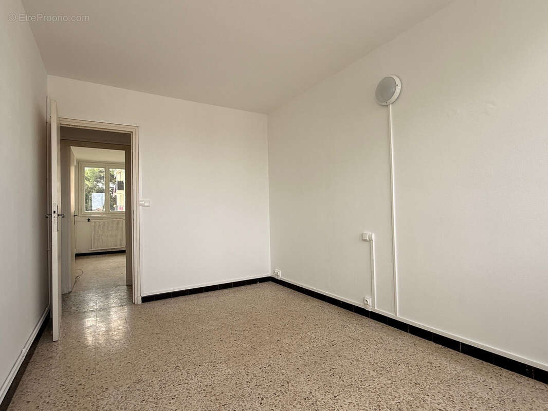 Appartement à BAGNOLS-SUR-CEZE