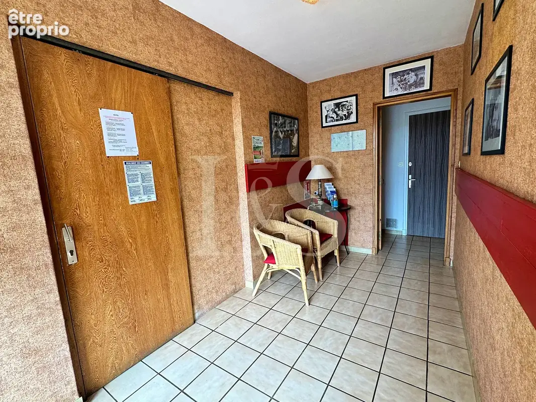 En Drôme provençale - Hôtel, Restaurant et 2 appartements sur un terrain de 2398m2 - photo 11
