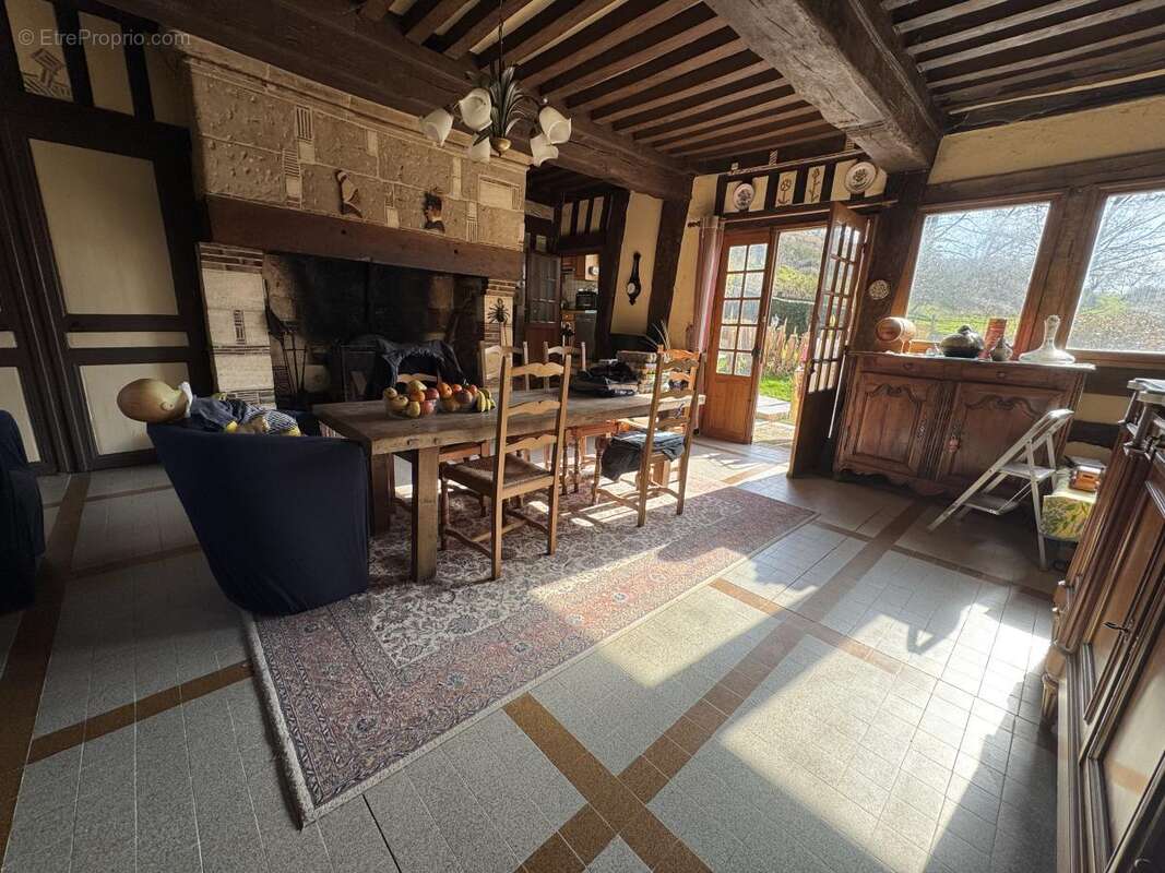 Maison à CASTILLON-EN-AUGE