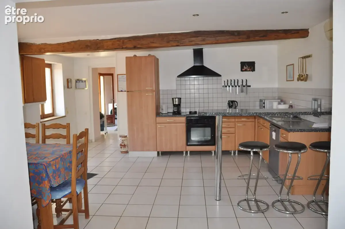Charmante maison de campagne avec 2,5 hectares de prairie à Châtelus - photo 2