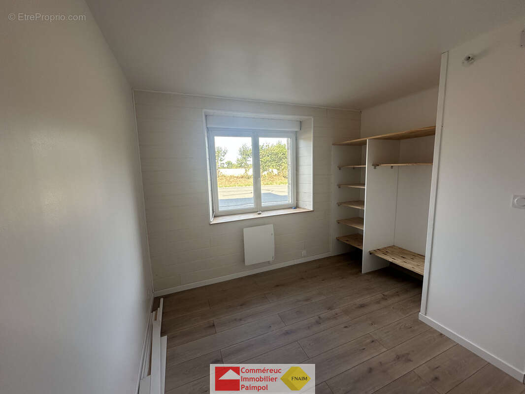 SAINT CLET, aux portes de PONTRIEUX, A VENDRE maison en pierres avec cour - photo 4
