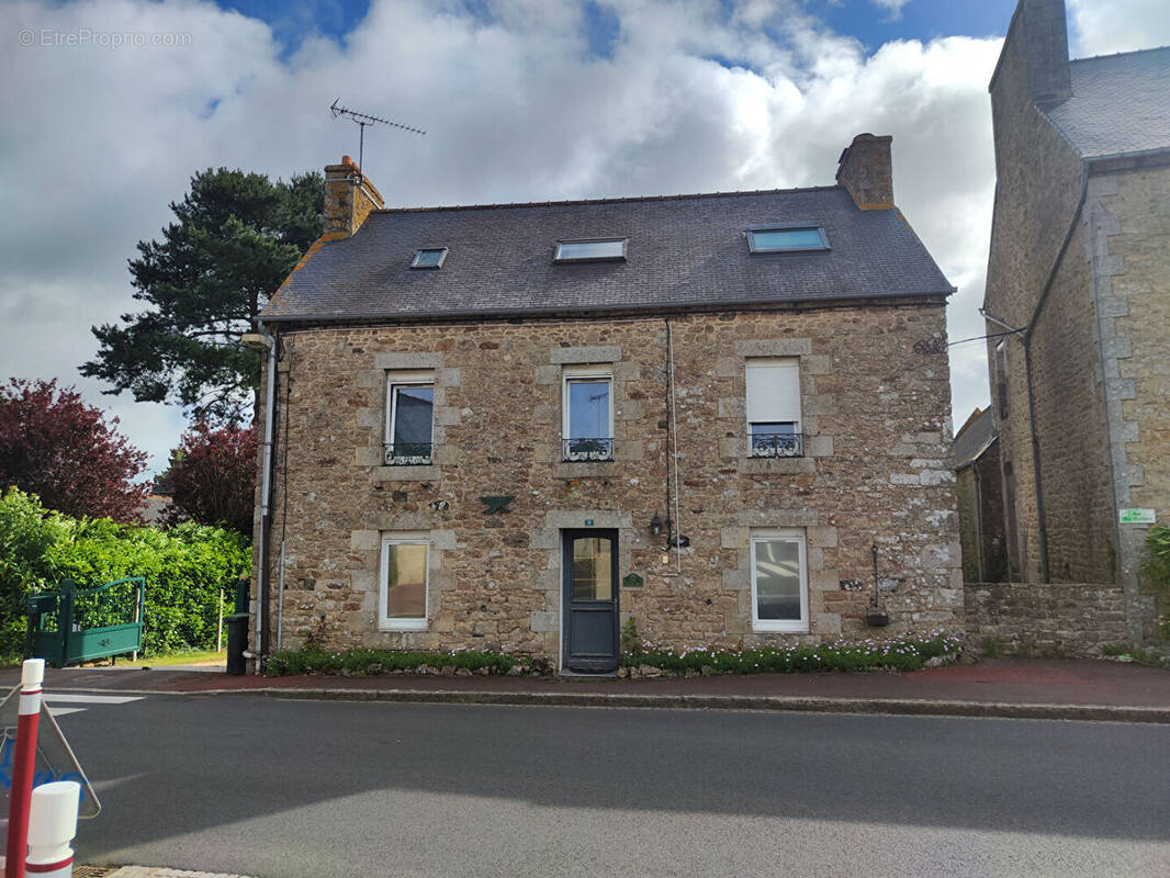 Maison à LANRODEC