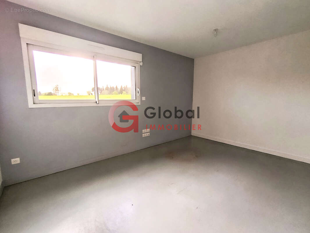 Commerce à FONTENAY