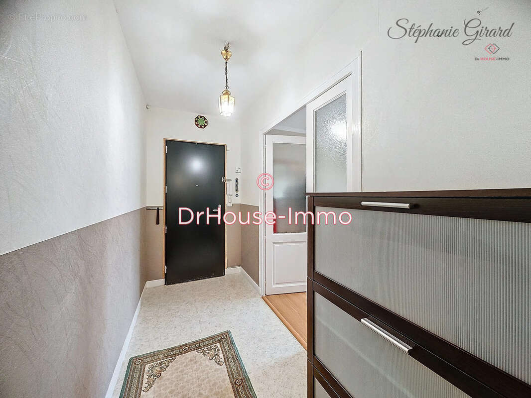 Appartement à SAINT-JEAN-DE-LA-RUELLE