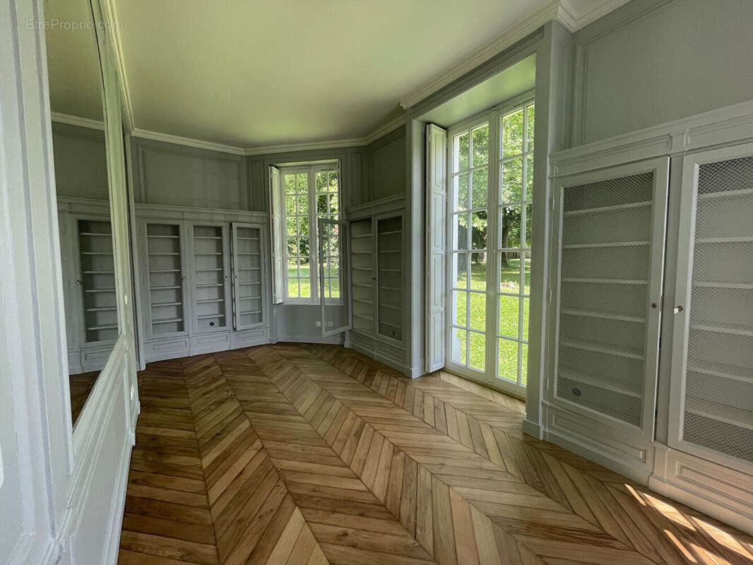 Appartement à MORIGNY-CHAMPIGNY