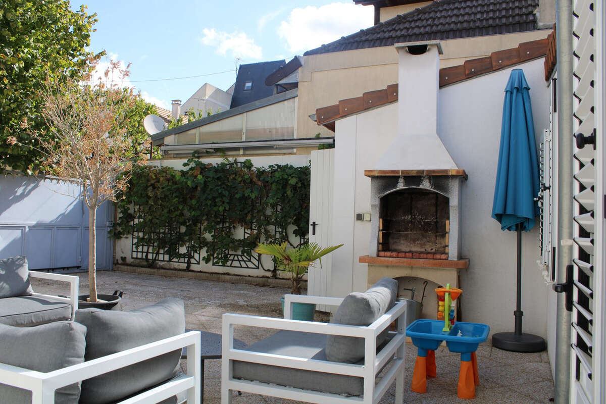 Maison à SARTROUVILLE