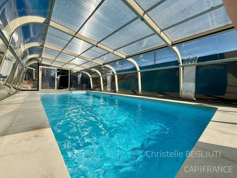 Maison à VERT-SAINT-DENIS