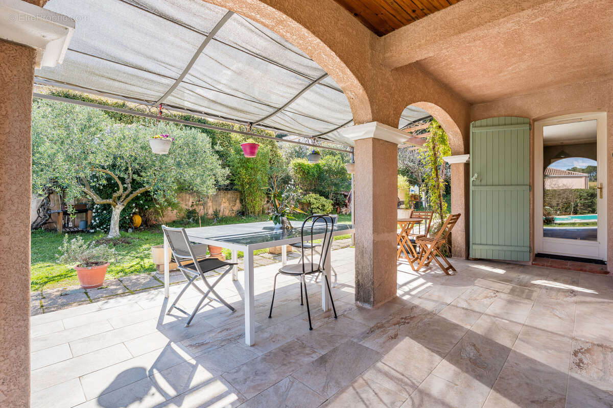 Maison à LA DESTROUSSE