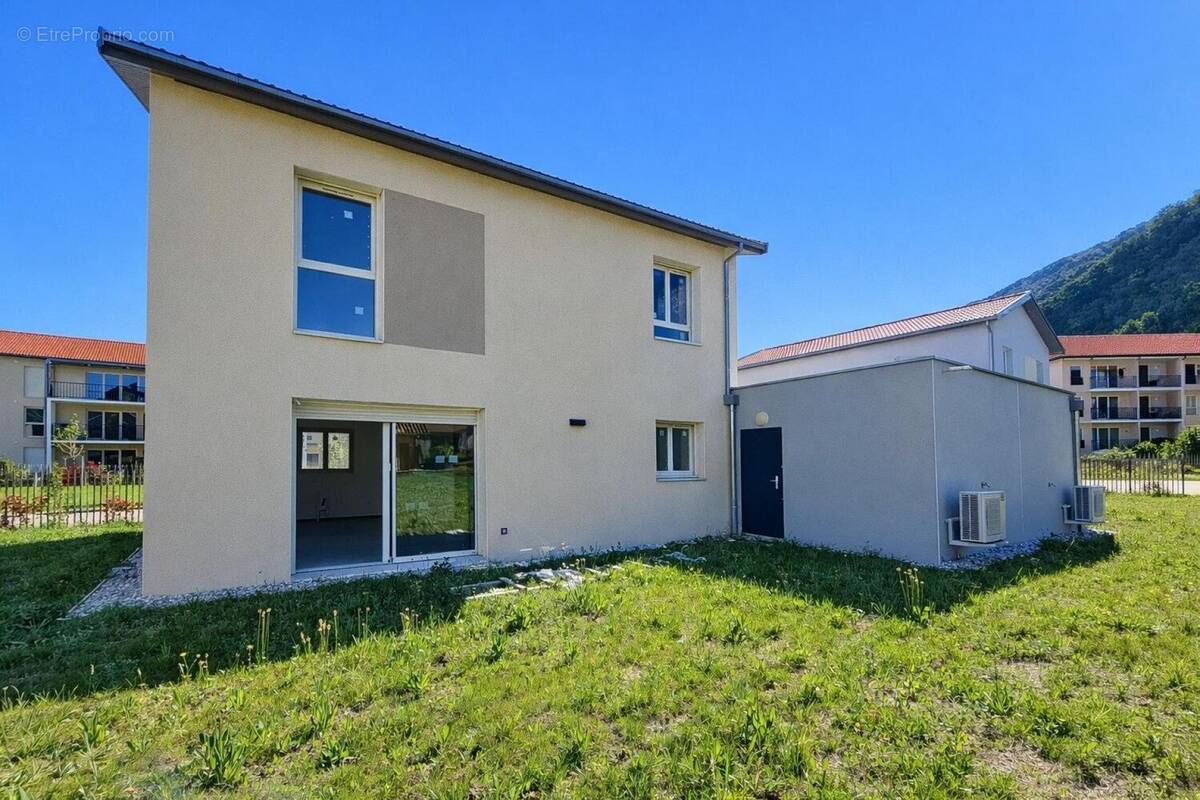 Photo 1 - Maison à COGNIN-LES-GORGES