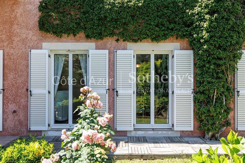 Maison à VILLENEUVE-LOUBET