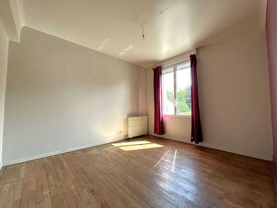 Maison à MONTFORT-SUR-MEU